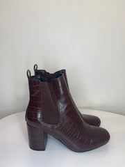 Le Chat.Dark Brown Heel Boots