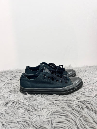 Converse Black Low Top Sneaker