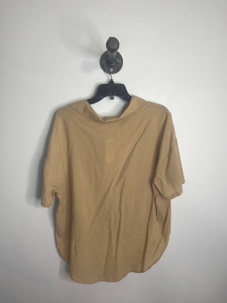 Camiseta con cuello beige Oak &amp; Fort