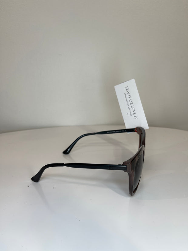 Diff Black Square Sunglasses