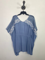 Entro Bl/Wht Embroidered Top