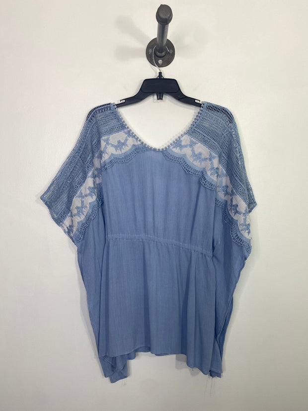 Entro Bl/Wht Embroidered Top