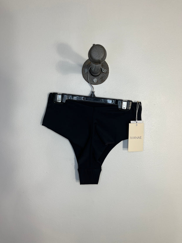 Conjunto deportivo negro de baño Ivanae