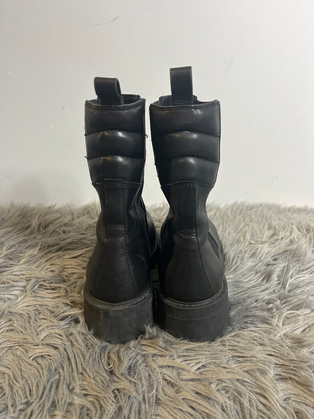 Vagabond Black Boots