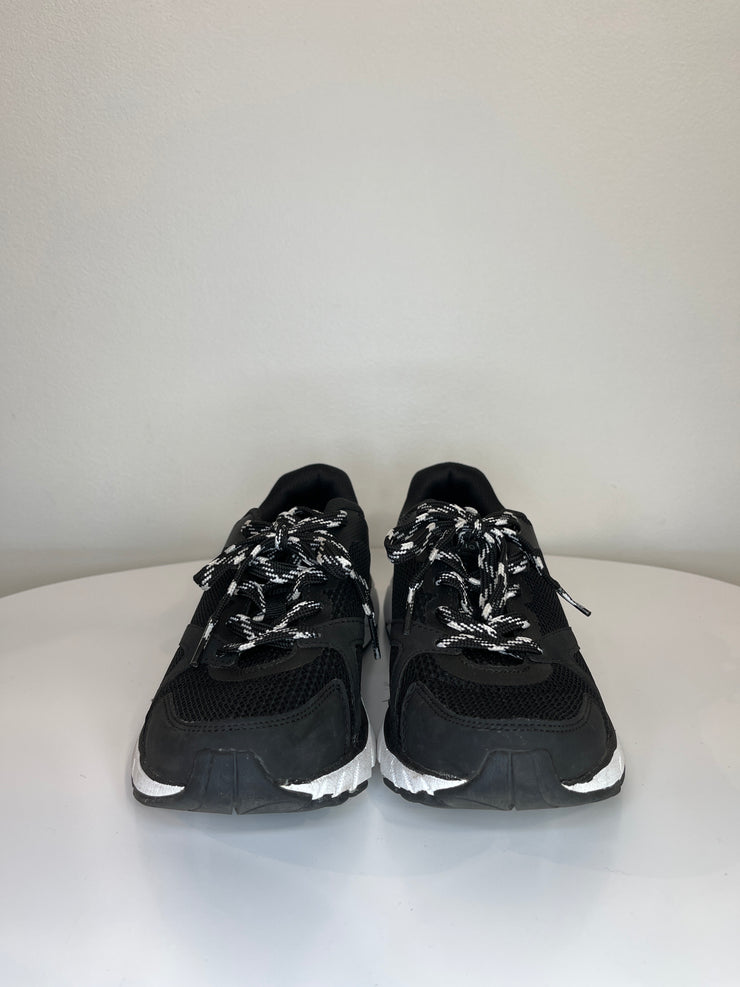 Vionic Black/White Runners