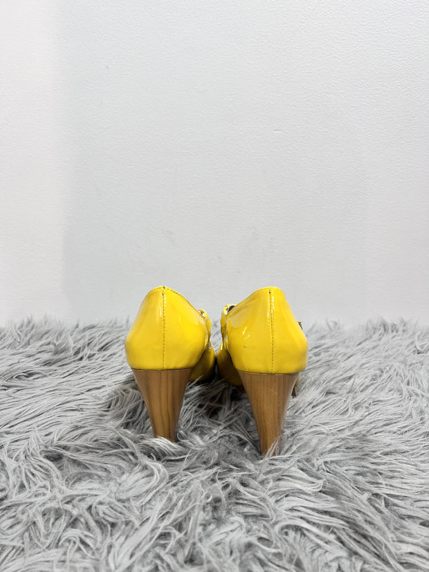 David Dixon Yellow Heels