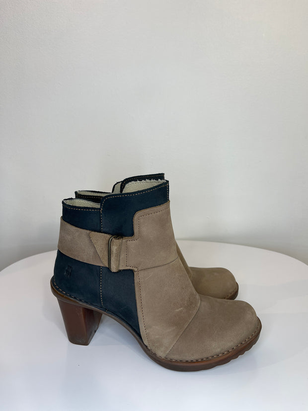 Wind River Brn Ankle Heel Boot