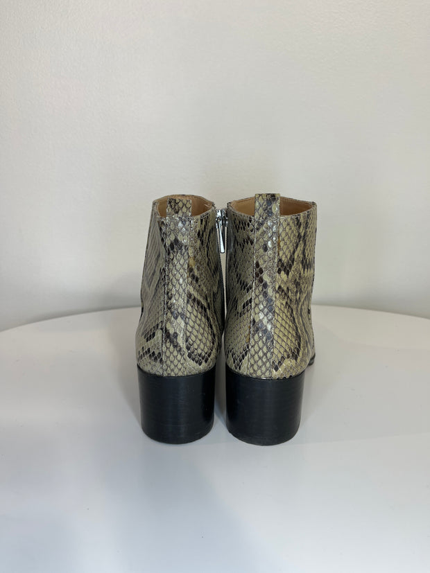 En Thread Snake Skin Boots