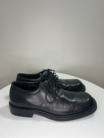 Ecco Leather Detailed Shoes