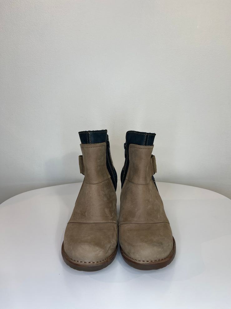 Wind River Brn Ankle Heel Boot