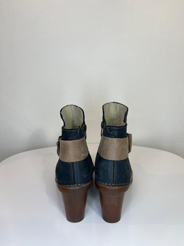 Wind River Brn Ankle Heel Boot