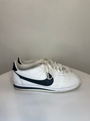 Nike White/Black Sneakers