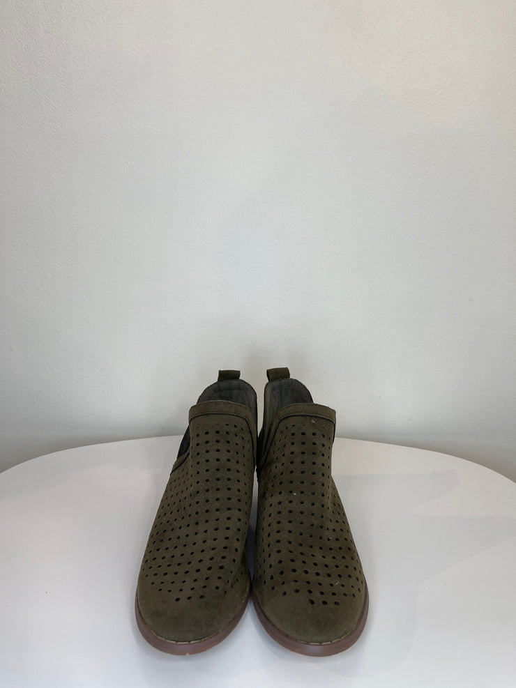 Yoki Green Slip on Shoes