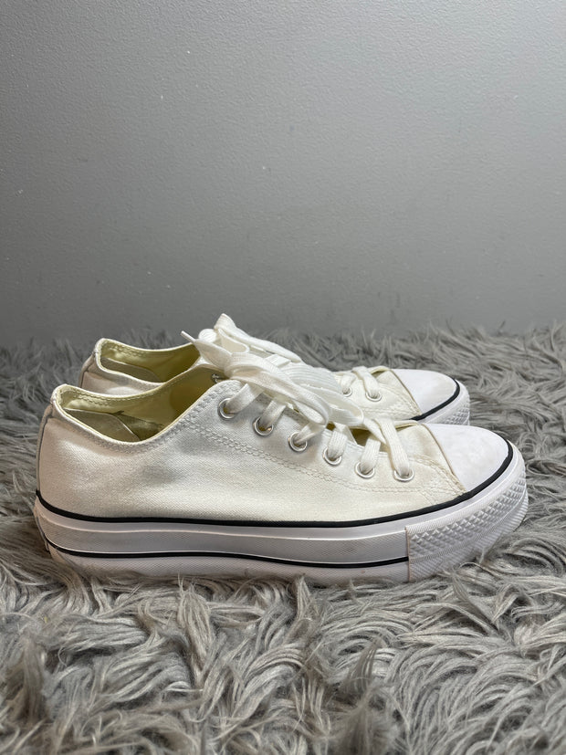 Converse Wht Low Top Sneakers