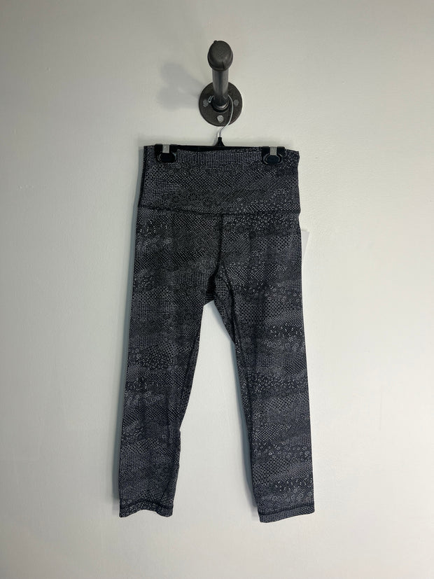 Lululemon Wht/Blk Capri Leggin