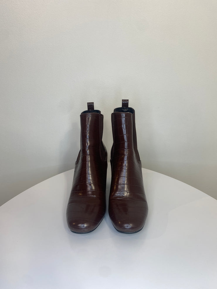 Le Chat.Dark Brown Heel Boots