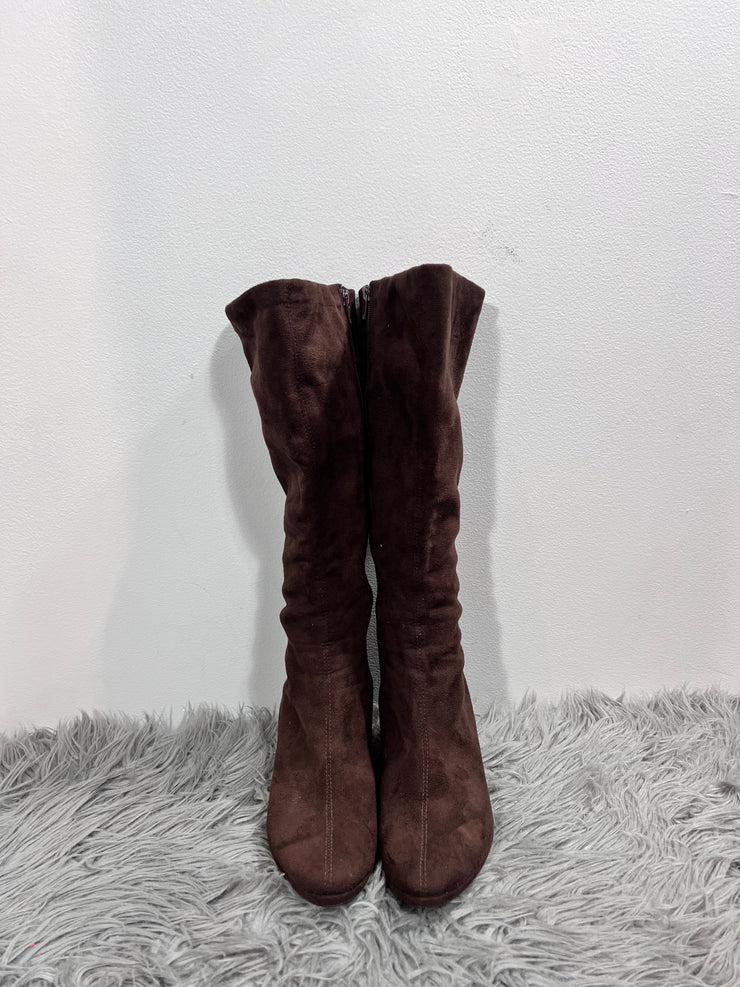 Liz Claiborne Brn Suede Boots