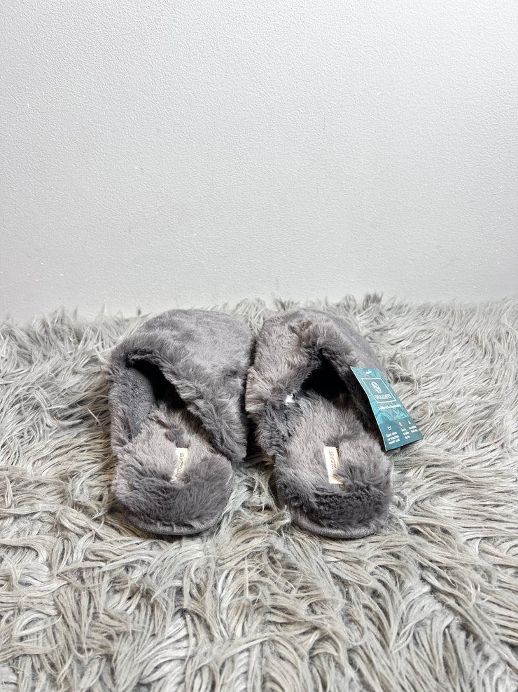 Pantuflas peludas grises de Snugleaves