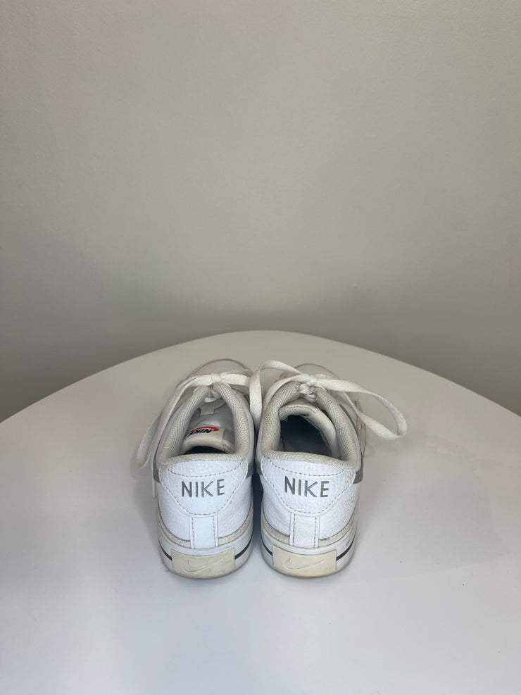 Nike White/Silver Sneakers