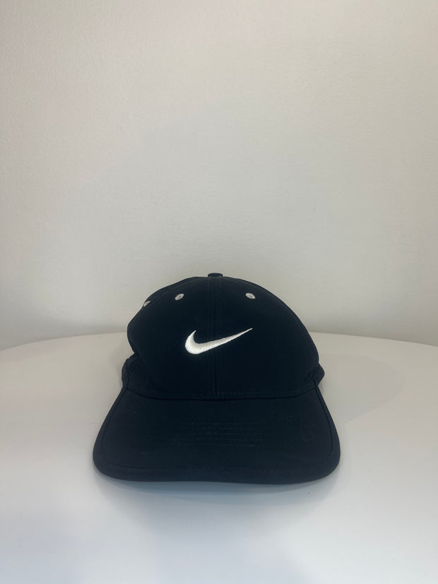 Gorra negra Nike para correr