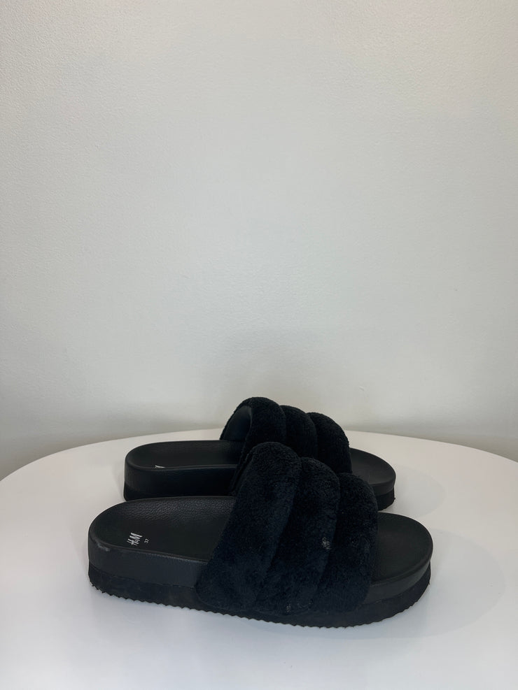 H&M Black Slip-On Slippers