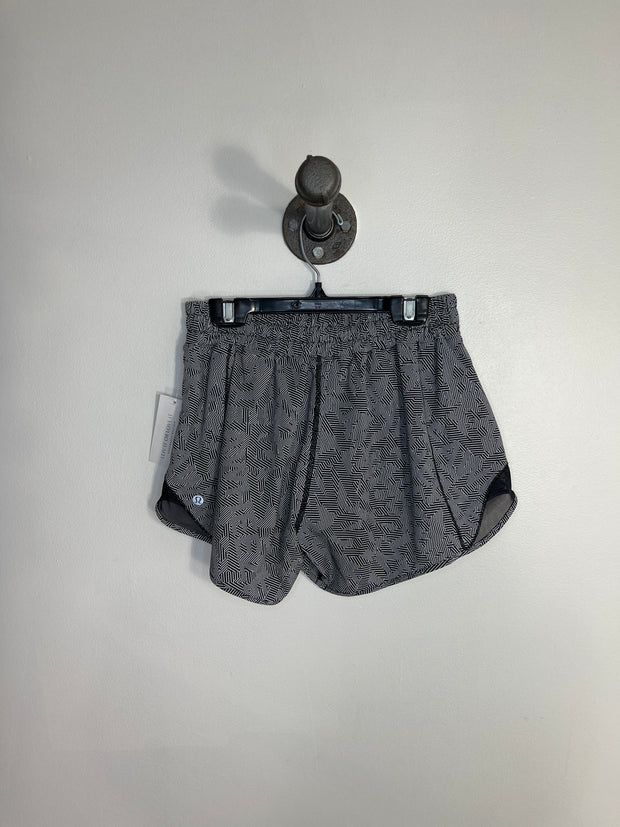 Lulu. Blk/Wht Pattern Shorts