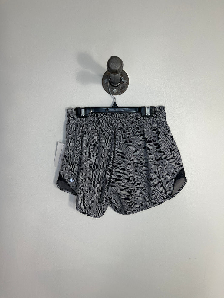 Lulu. Blk/Wht Pattern Shorts