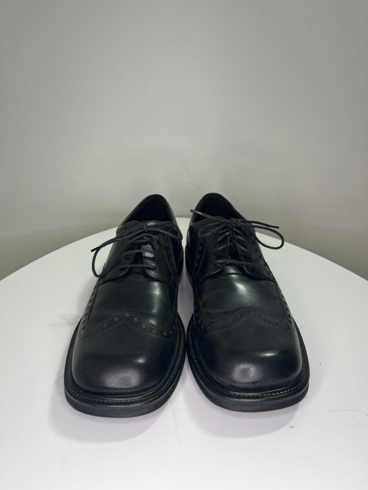 Ecco Leather Detailed Shoes