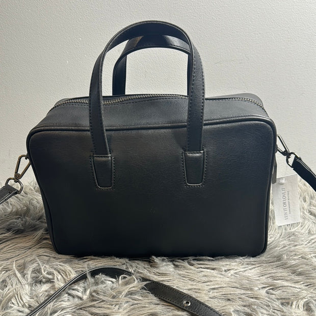 Matt & Nat Black Shoulder Bag