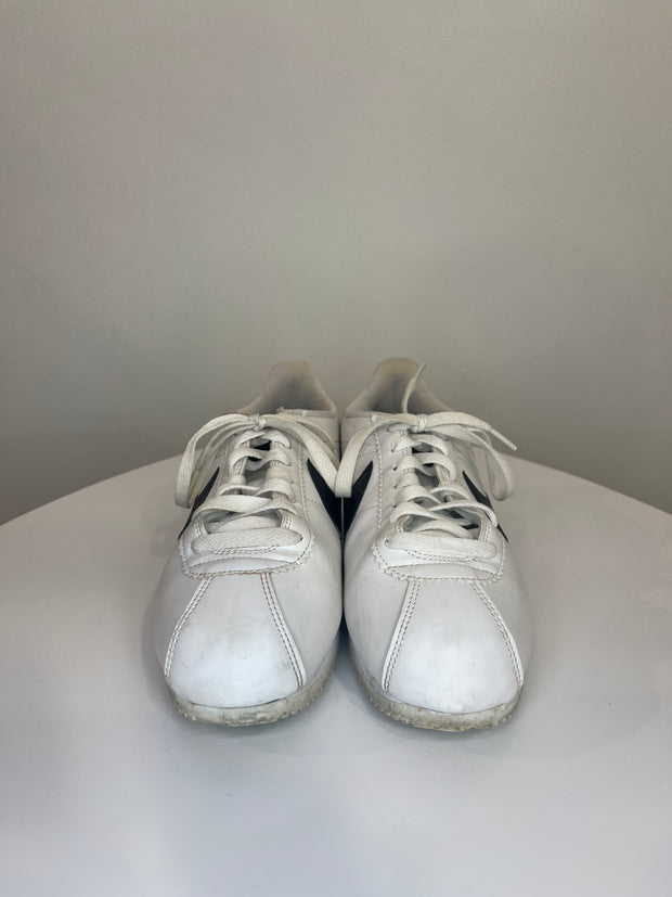 Nike White/Black Sneakers