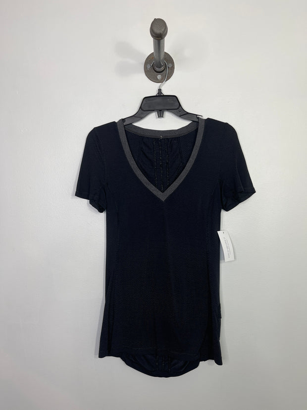 Lululemon Blk V-Neck T-Shirt