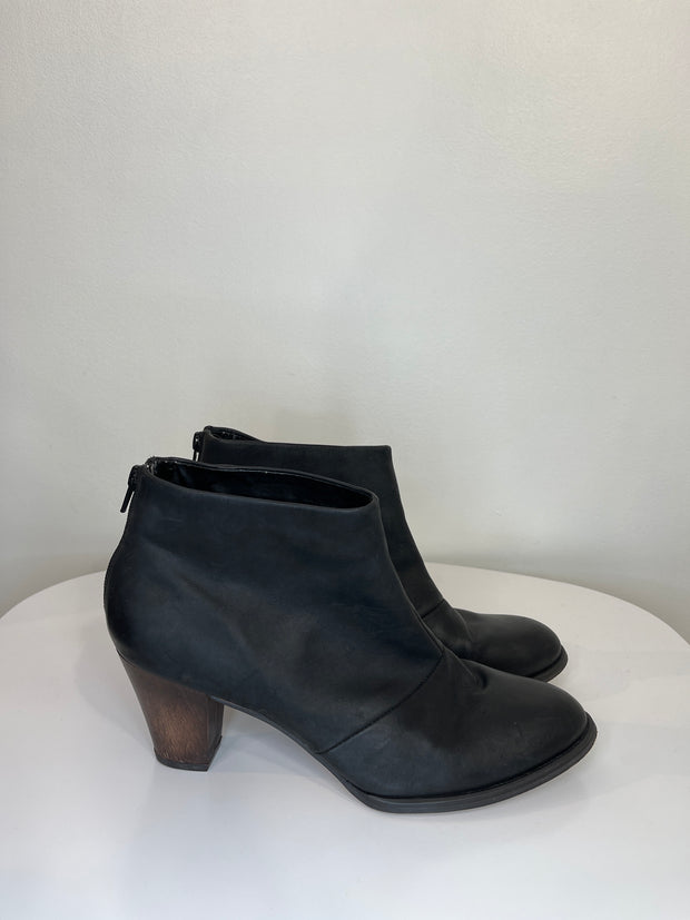 Pegabo Blk Heel Boots