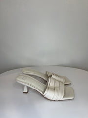 Marc Fisher Wht Kitten Heels