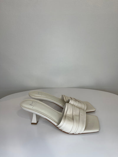 Marc Fisher Wht Kitten Heels