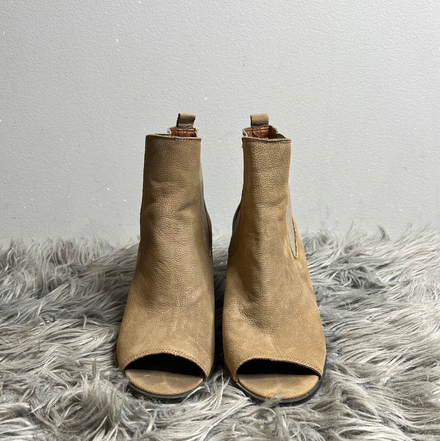 Lucky Brown Heel Boots