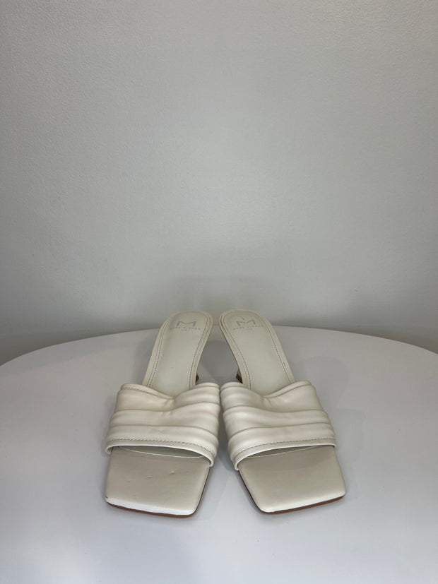 Marc Fisher Wht Kitten Heels