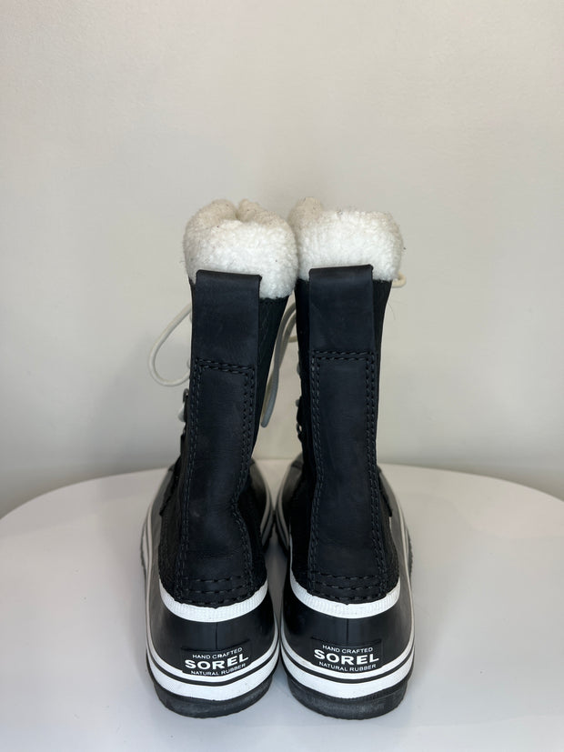 Sorel Blk/Wht Lace Winter Boot