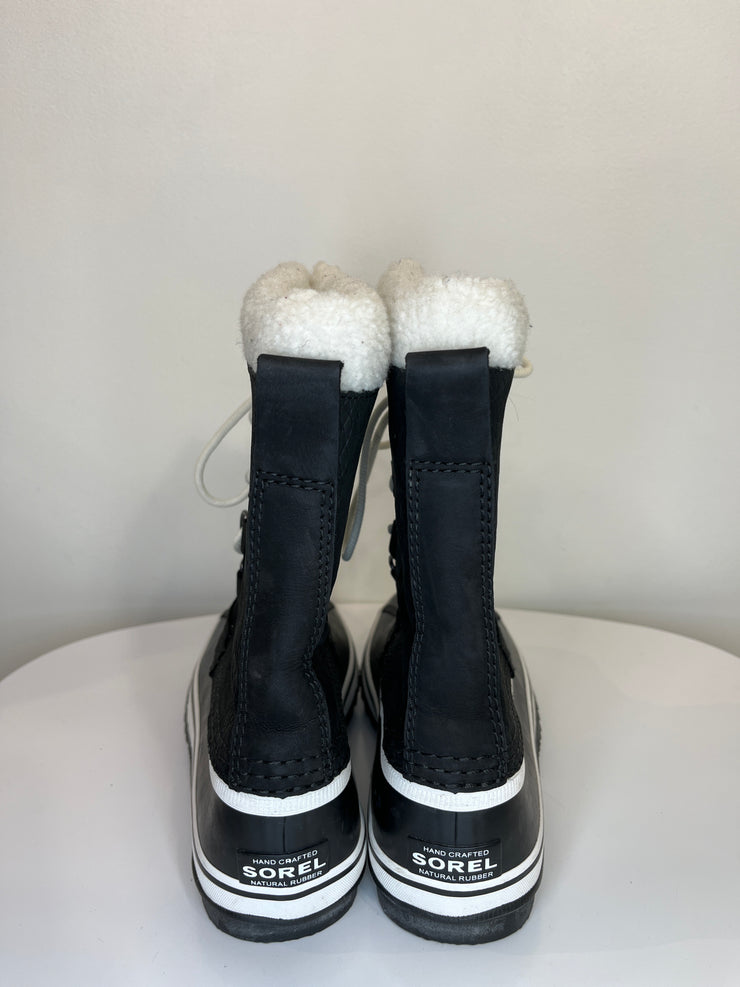 Sorel Blk/Wht Lace Winter Boot