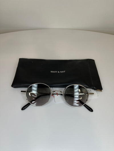 Matt & N Slvr Round Sunglasses