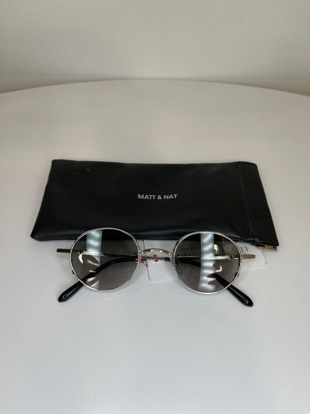 Matt & N Slvr Round Sunglasses