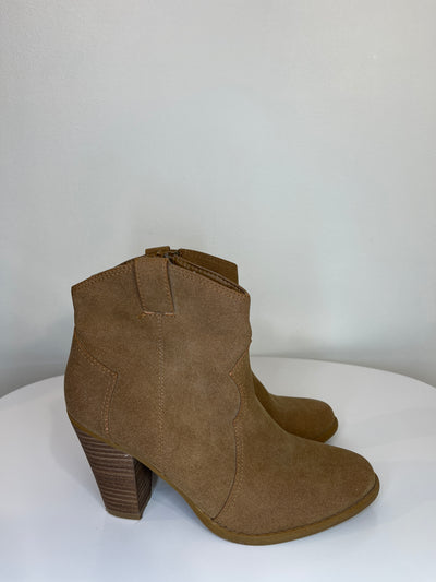 American E. Brown Ankle Boots