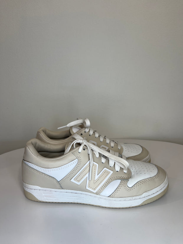 New Balance Beige/Wht Sneakers