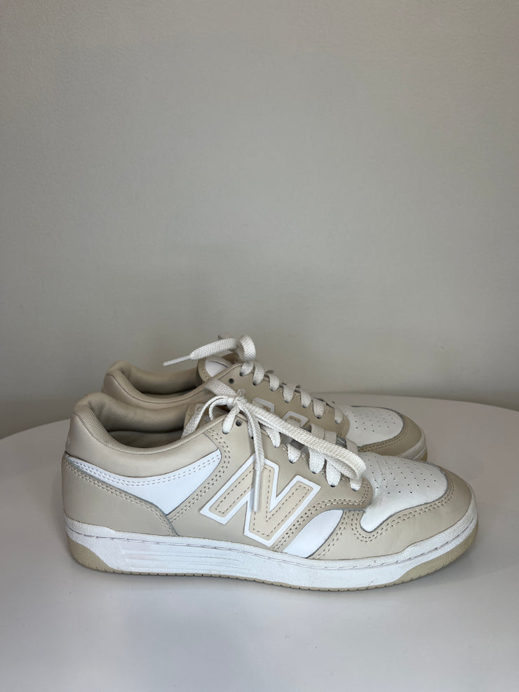 New Balance Beige/Wht Sneakers