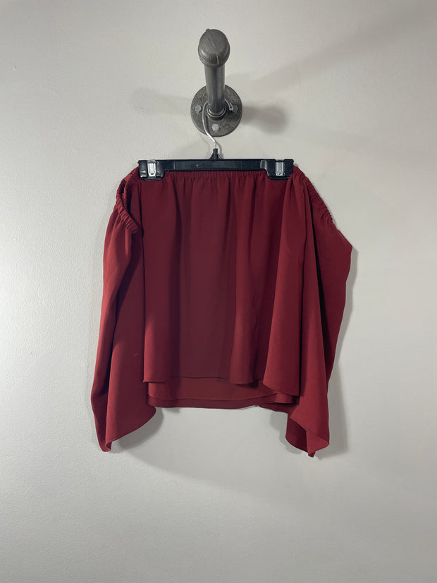 Blusa roja con hombros descubiertos de Wifred