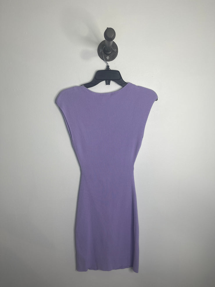 Vestido violeta con aberturas de Wilfred