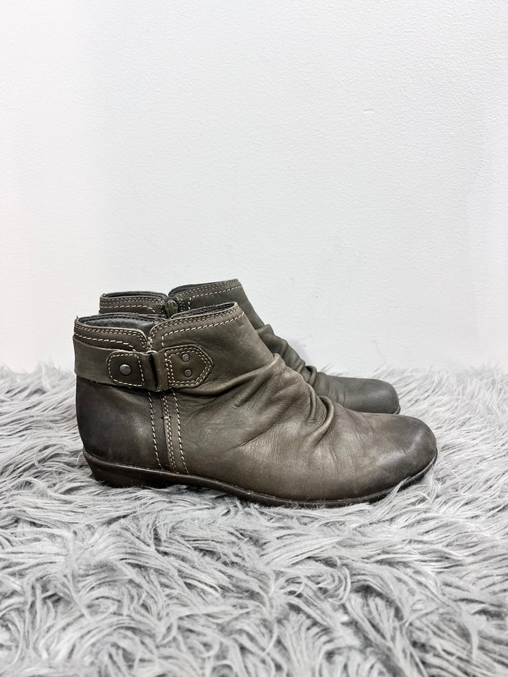 Cobb Hill Grey Leather Booties