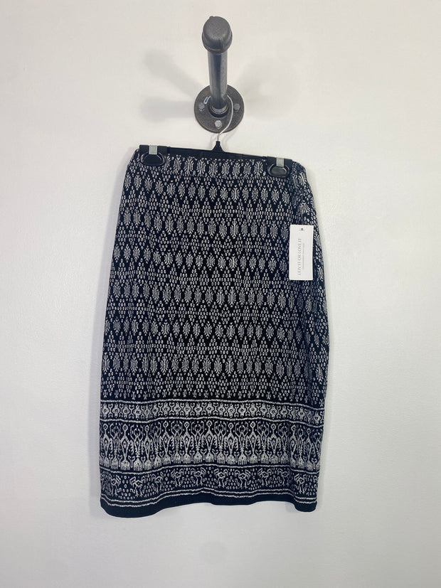 Max S. Blk/Wht Pattern Skirt