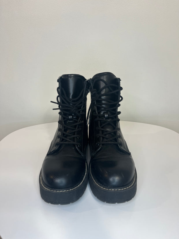 Madden Girl Blk Combat Boots
