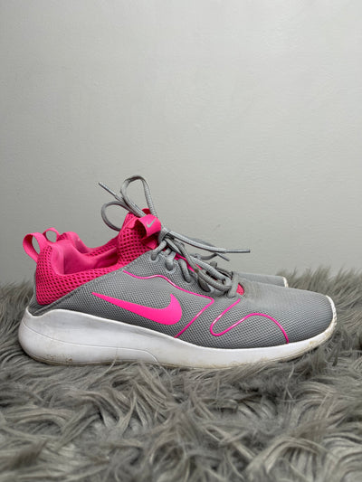 Nike Grey & Pink Runner