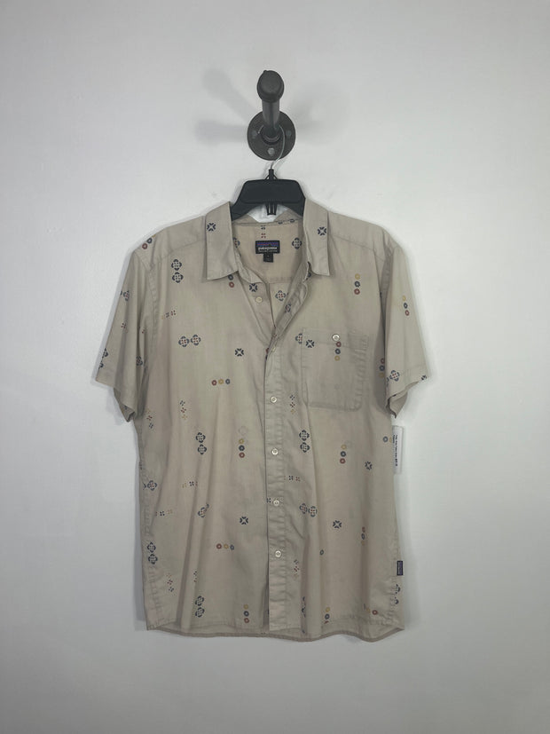 Patag. Beige Pattern Button Up